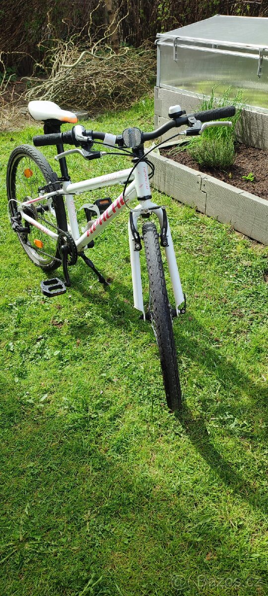 Dívčí bílé krosové kolo Apache kolo Buffalo 20
Skončeno - 6