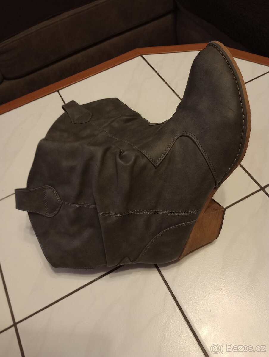 Nové kožené kozačky vel.43, špatně zvolená velikost - 6