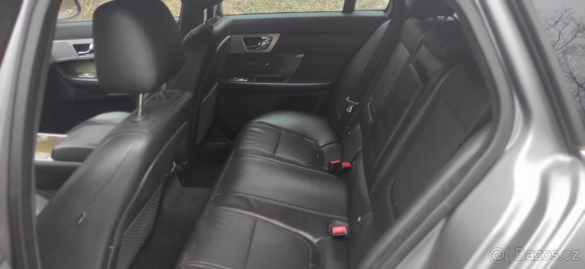 Jaguar XF 3.0D Sportbrake-CZ - 6