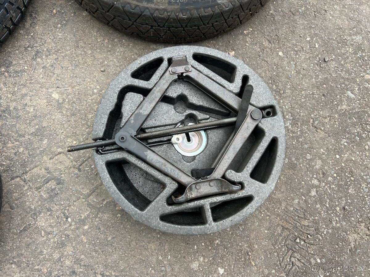 BMW X5 E70/X6 E71 set rezervy + nářadí - 6