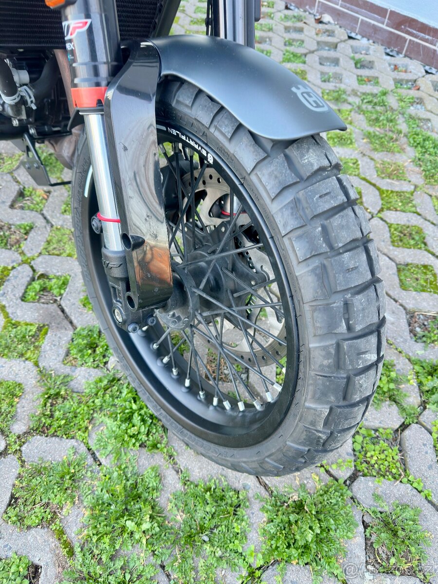 Husqvarna Svartpilen 125 - 6