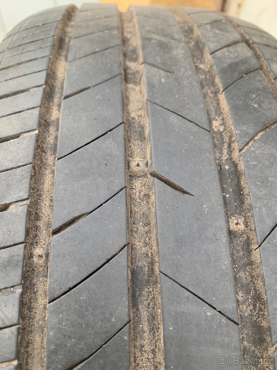 Prodej letní pneu Kumho 215/55/17 - 6