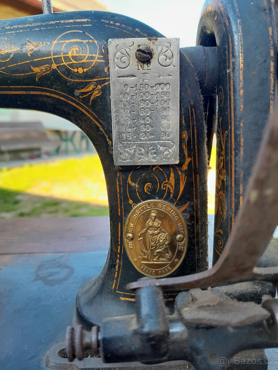 Starý šicí stroj - 6