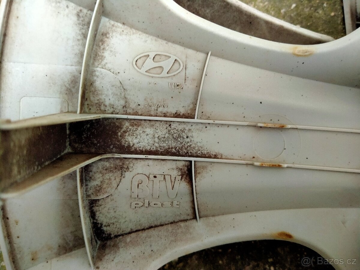 Poklice originál Hyundai 5,5J x 15 - 6