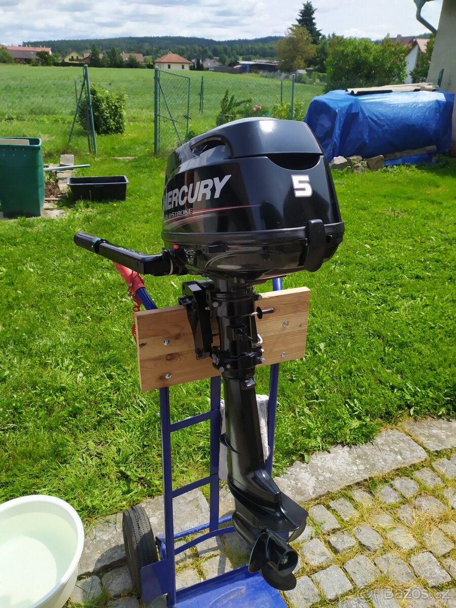 Nafukovací člun s motorem - 6