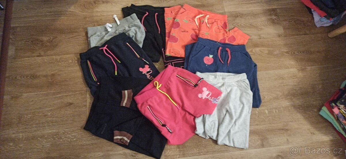 Dívčí oblečení převážně vel.134-140 - 6