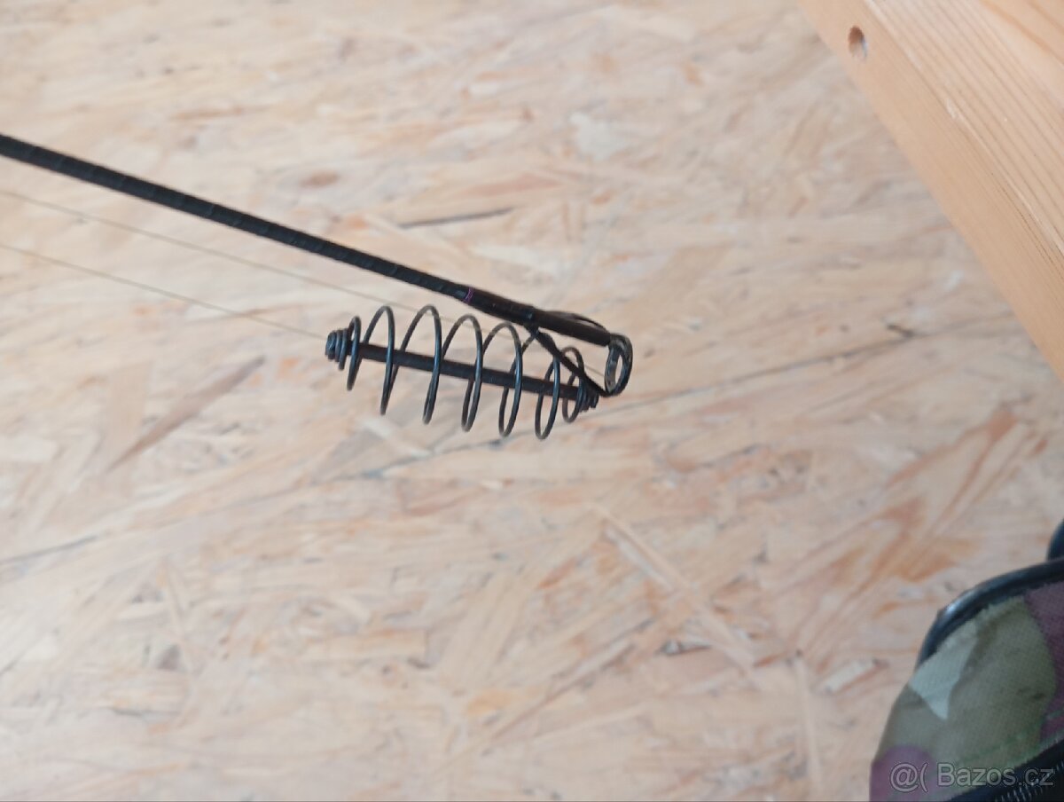 Prut na kapry Delphin jako nový, s navijákem - 6