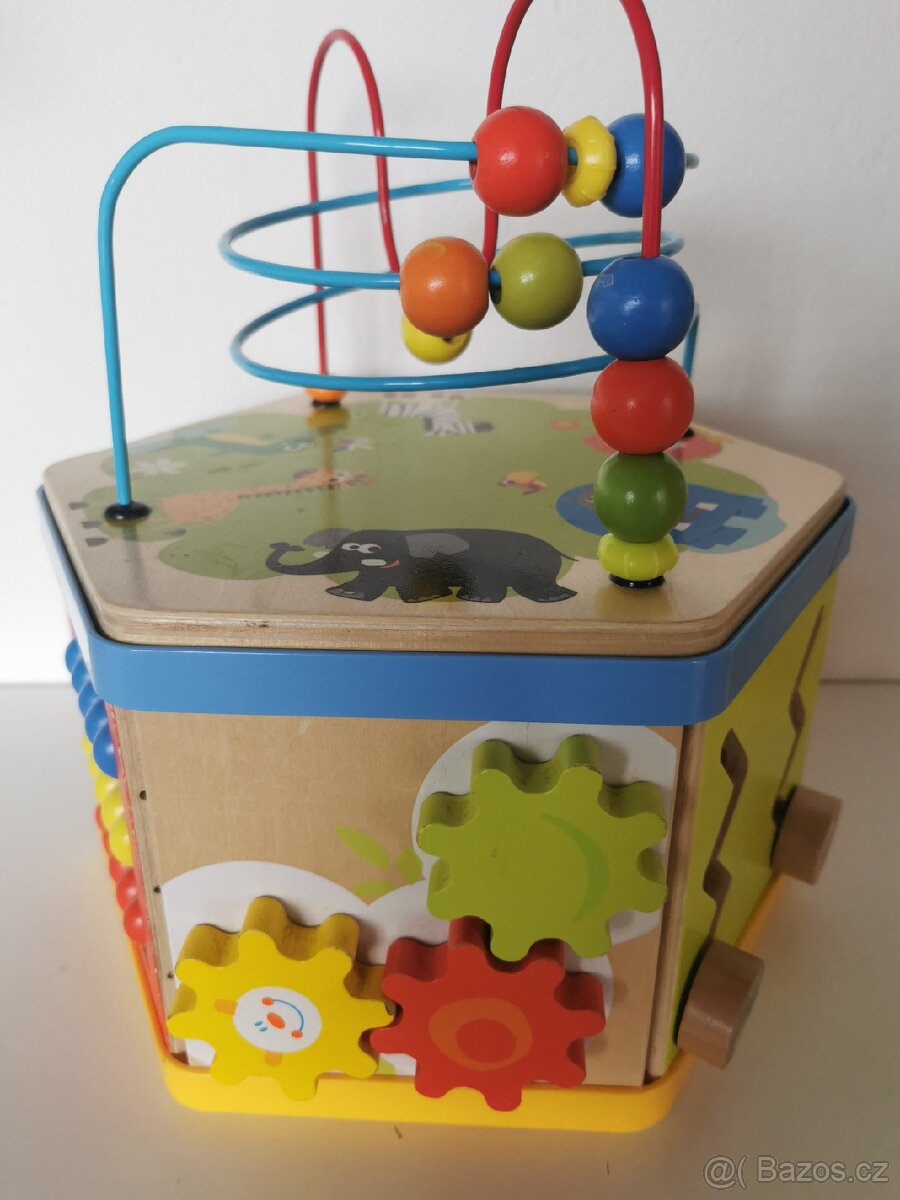 Interaktivní hračka motorická kostka - 6