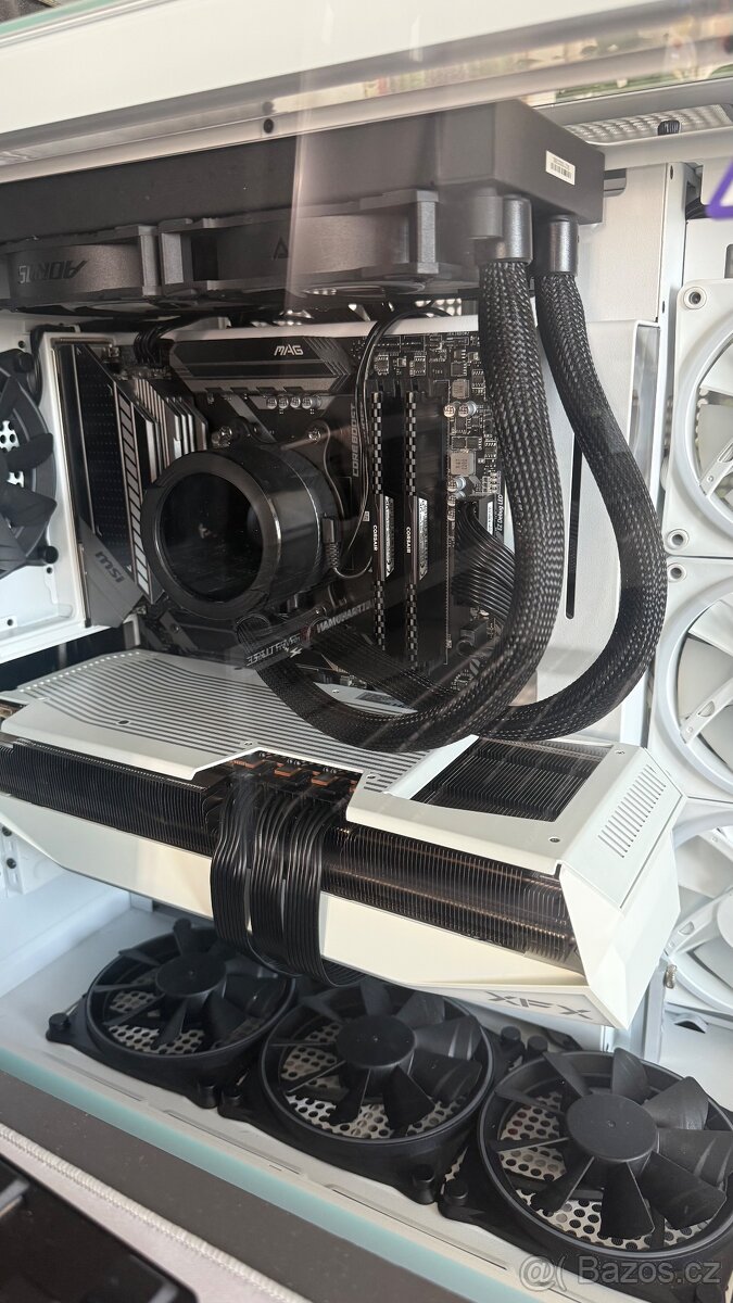 Top Herní PC xfx merc 9070 xf magnetic - 6