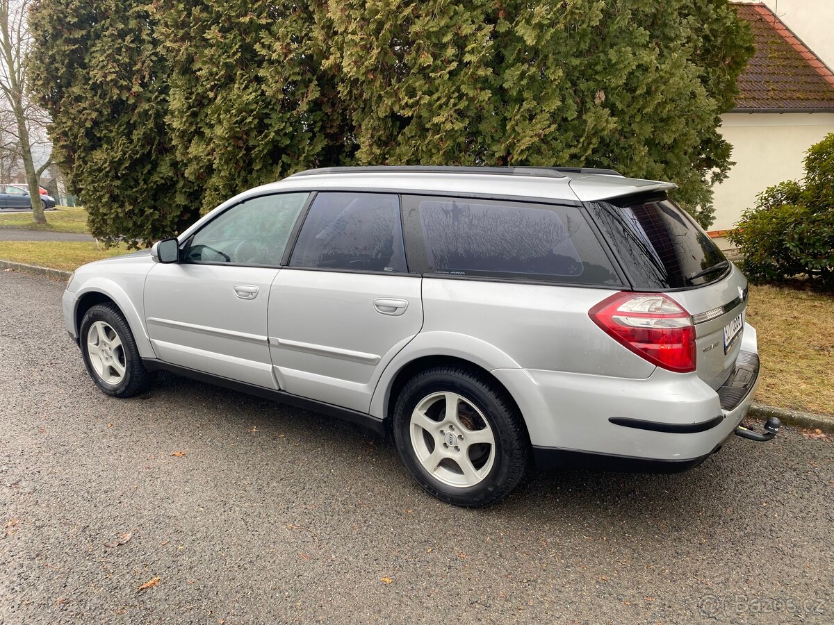 Subaru Outback 3.0 H6 - 6