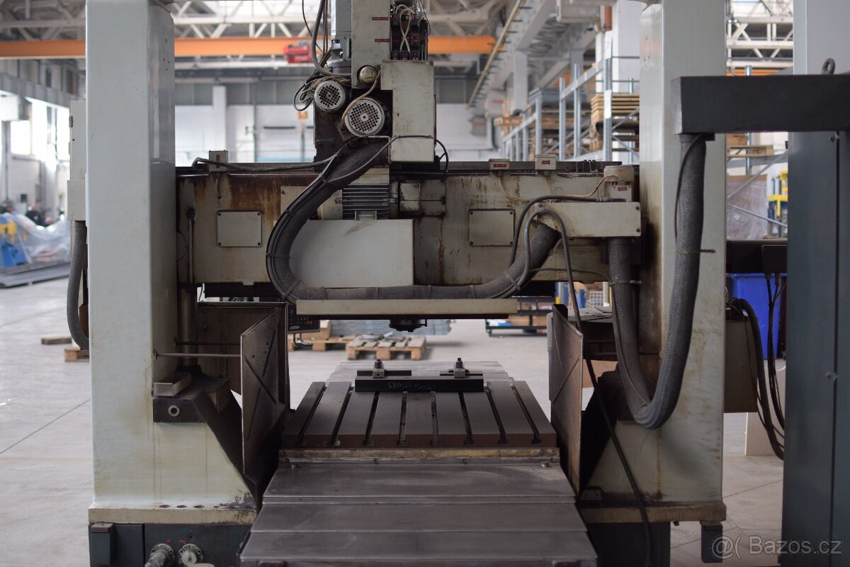 Souřadnicová vyvrtávačka MAS VXD 100 CNC - 6