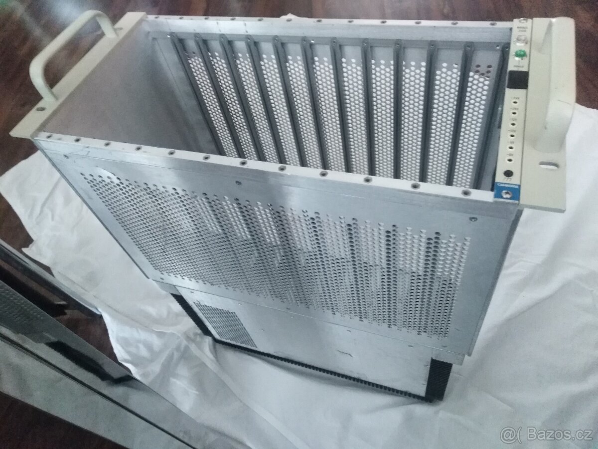 Prodám zdroj s rackem Canberra 2100. - 6