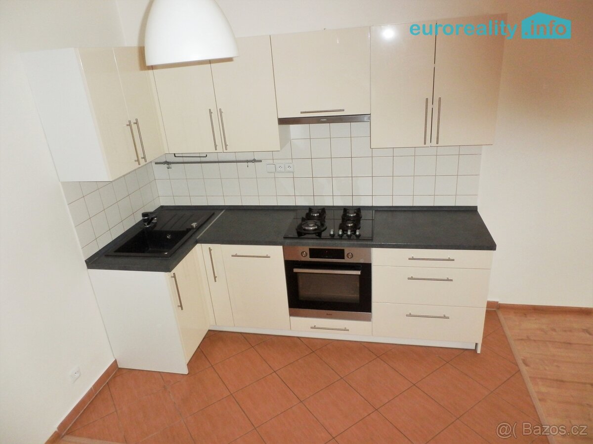 Prodej, rodinný dům, 88 m2 na pozemku 165 m2, Bašť, Praha-vý - 6