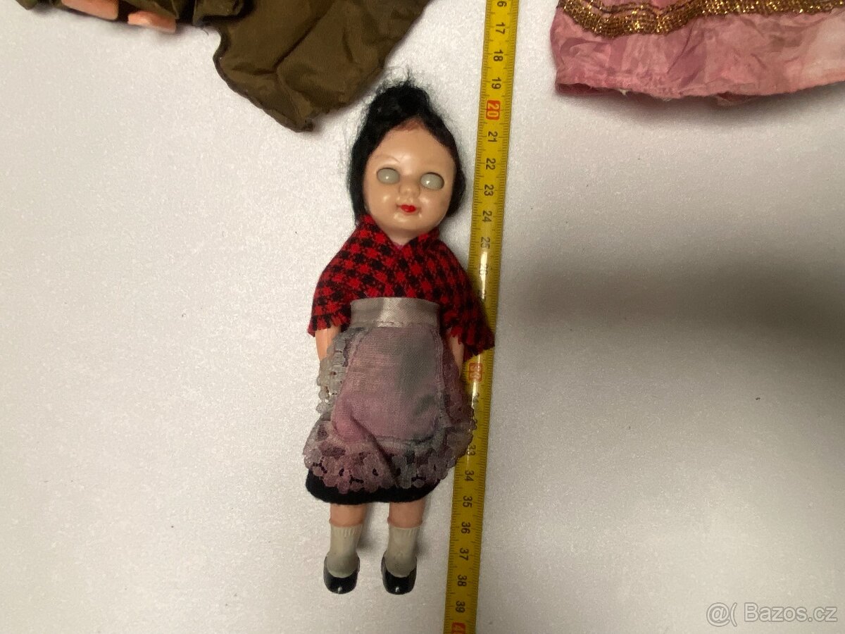retro panenky s mrkajícíma očima - 6