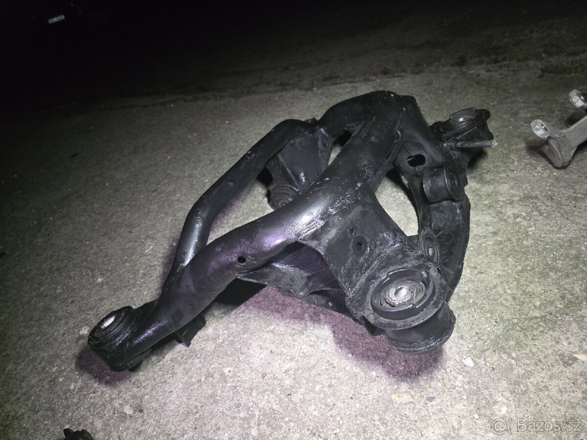 BMW E46 nápravy,ramena,těhlice,pružiny apod - 6