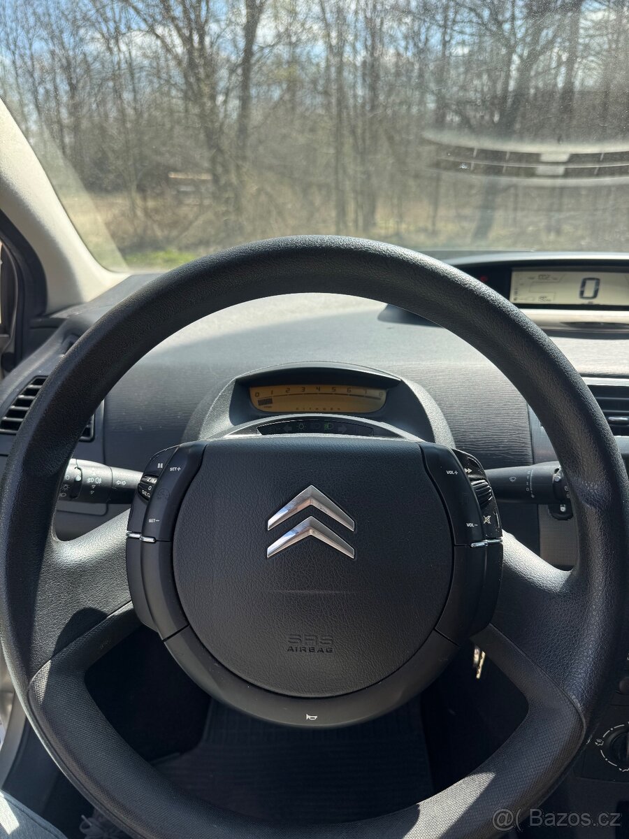 Citroen C4 1.4i benzín - 6