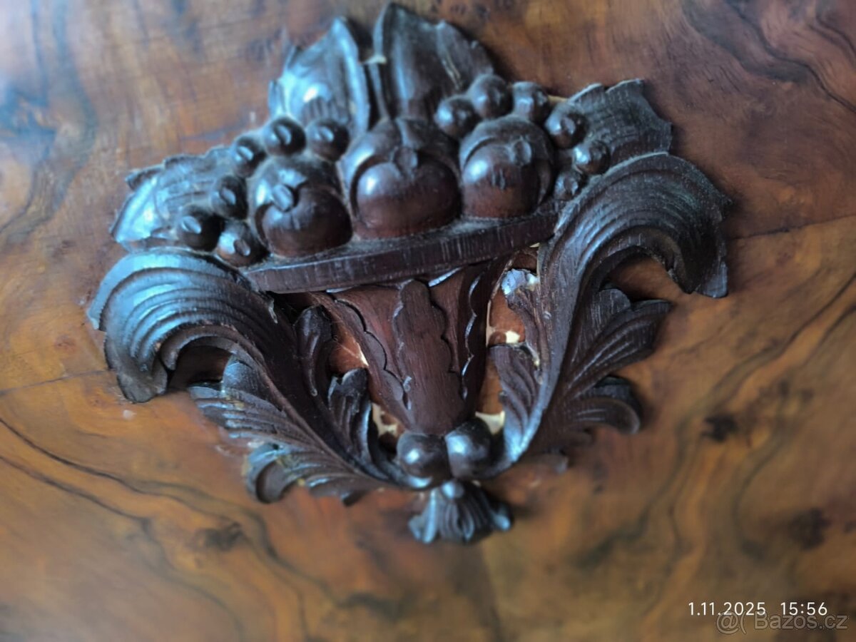 Starožitný nábytek - 6