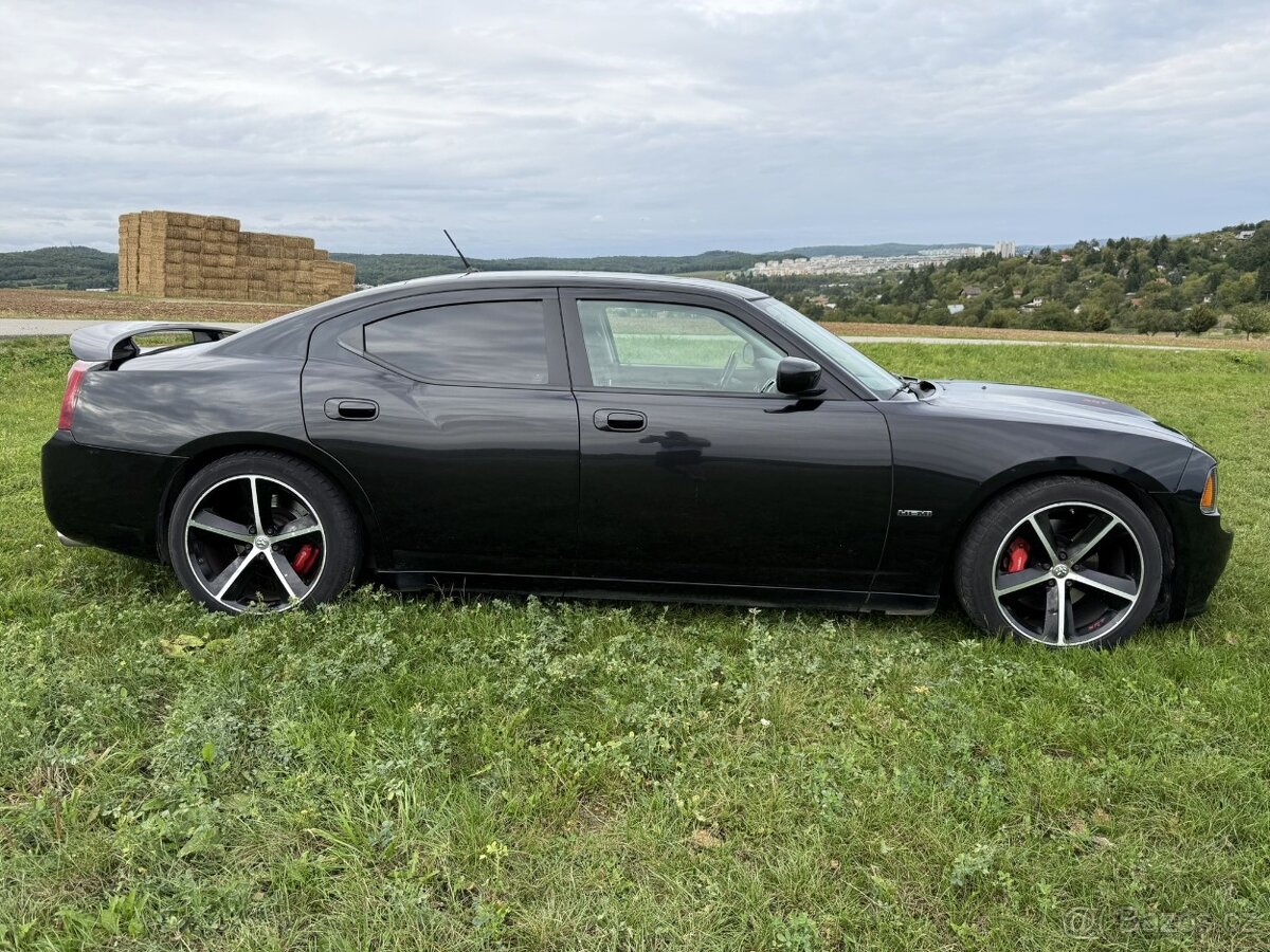 Dodge Charger SRT8 6.1HEMI 317kw LPG - 6