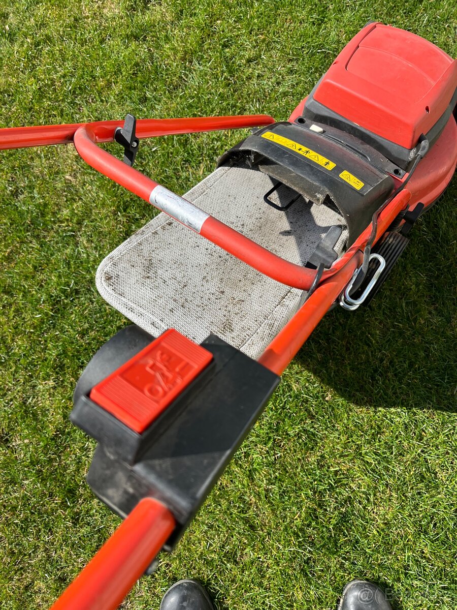 Prodám sekačku na trávu - značka SABO - 6