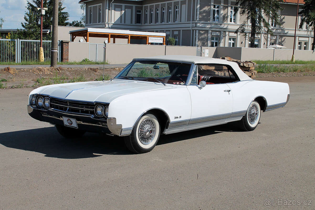 1966 Oldsmobile Delta 88 Convertible 425 V8 - po renovaci - 6