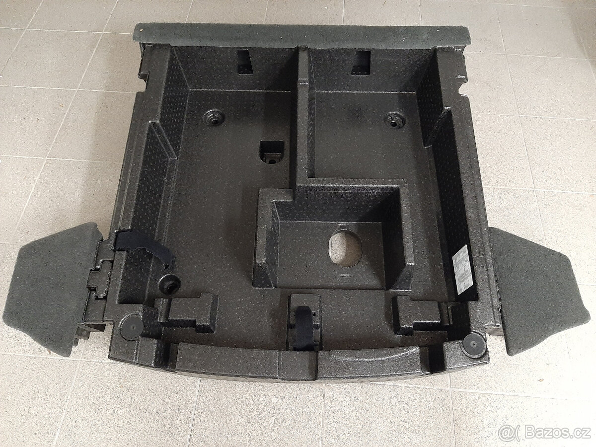 Cadillac XT 5 2018 polystyrenová výplň kufru - 6