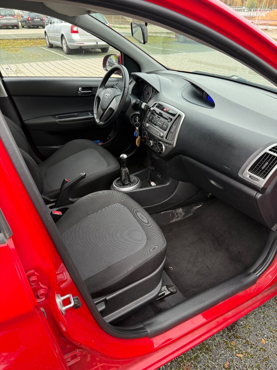 Hyundai i20 • 1.2 benzín • 62,5 kW • 2013 • 104 000 km - 6