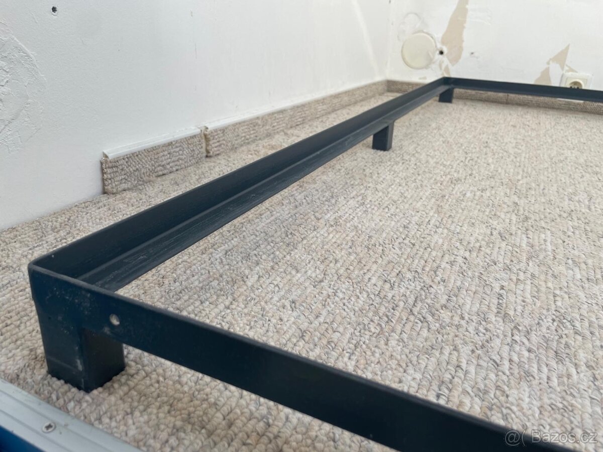 Postel - rám na vyvýšené podium - 6
