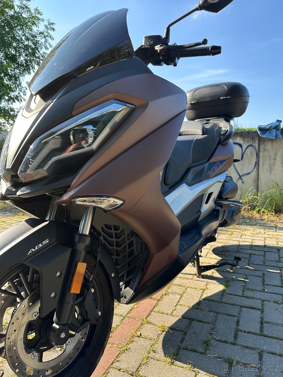 Prodám skútr MAXON Discover 300 – r.v. 2021, 9 000 km - 6