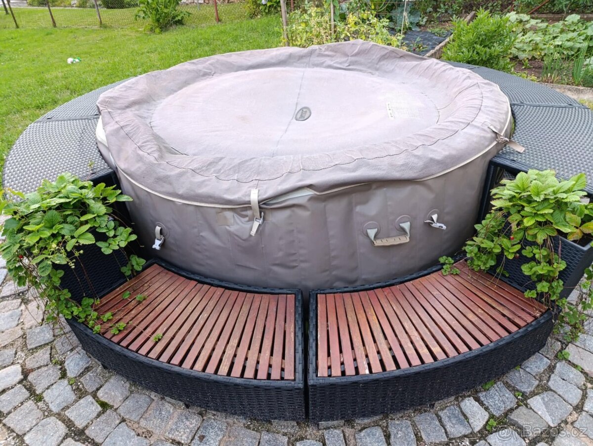 ratanová obruba k vířivce - 6