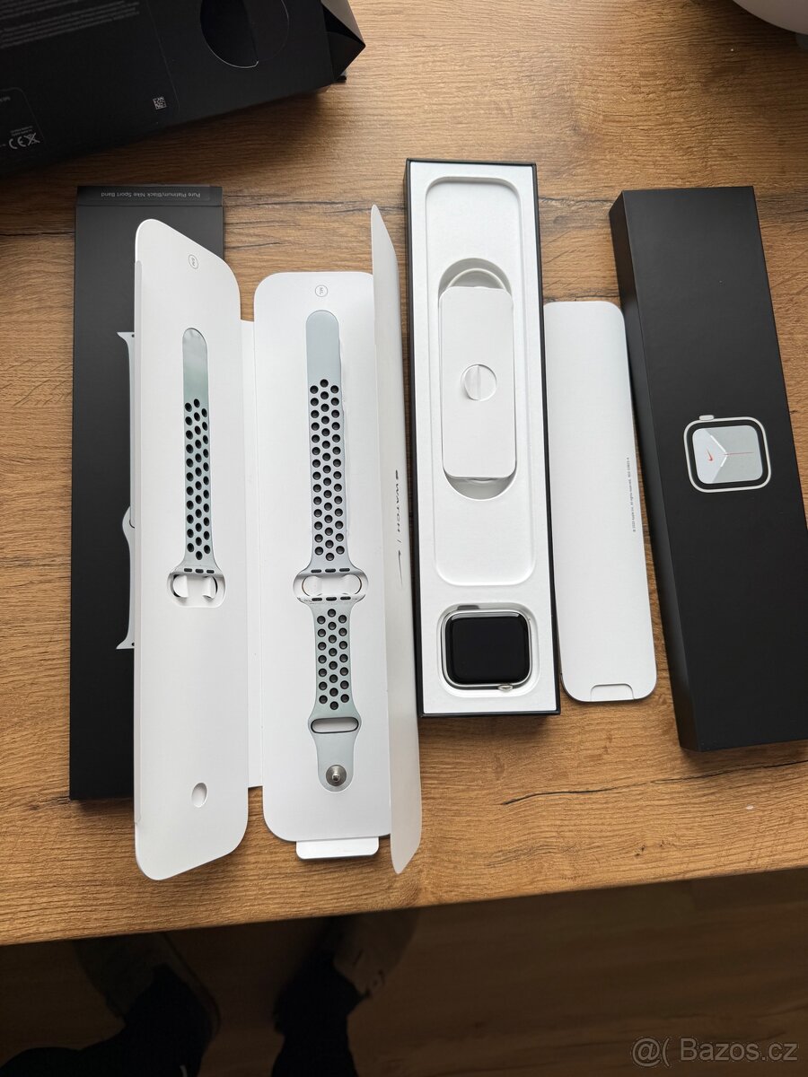 Apple Watch SE 44mm Nike - 6