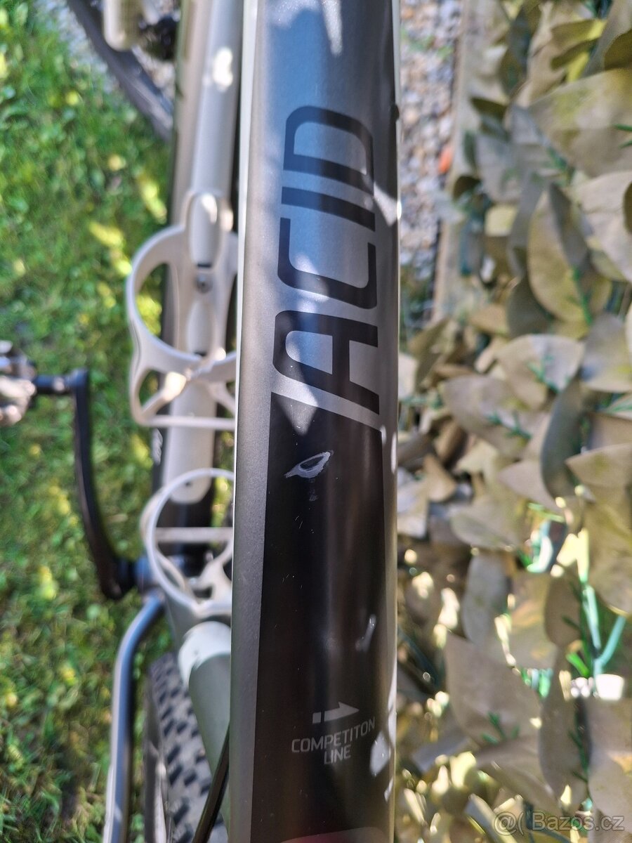 Prodám horské kolo CUBE ACID - 6