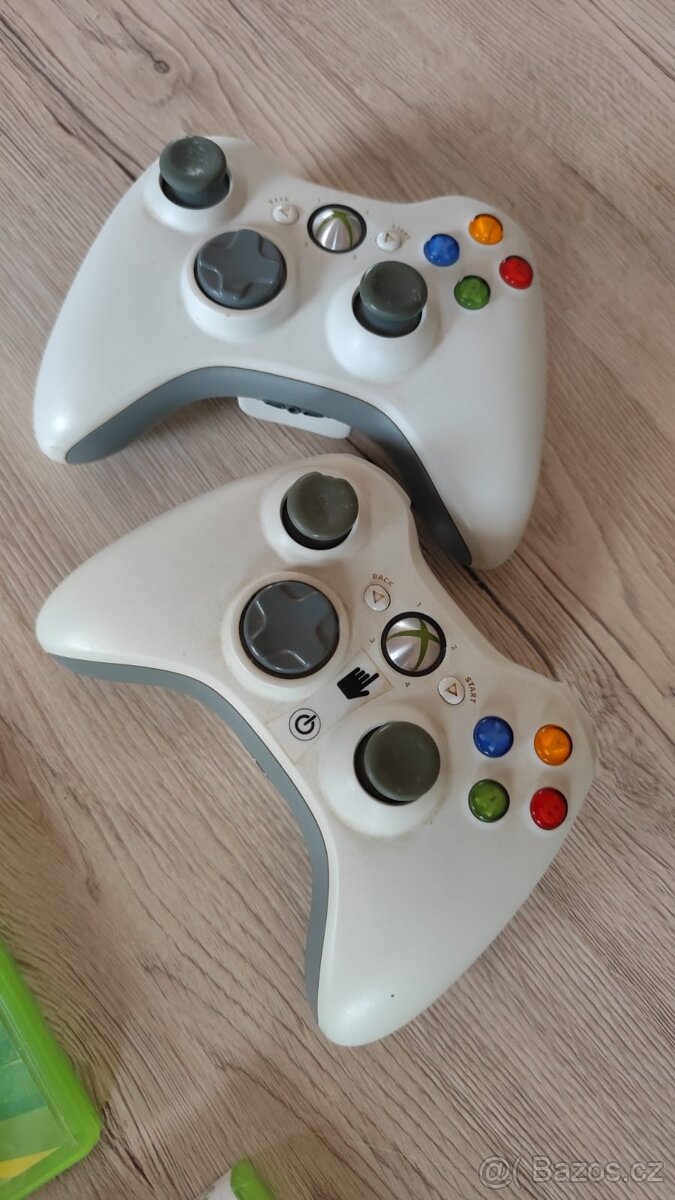 Xbox 360 + 2 ovladače + 4 hry - 6