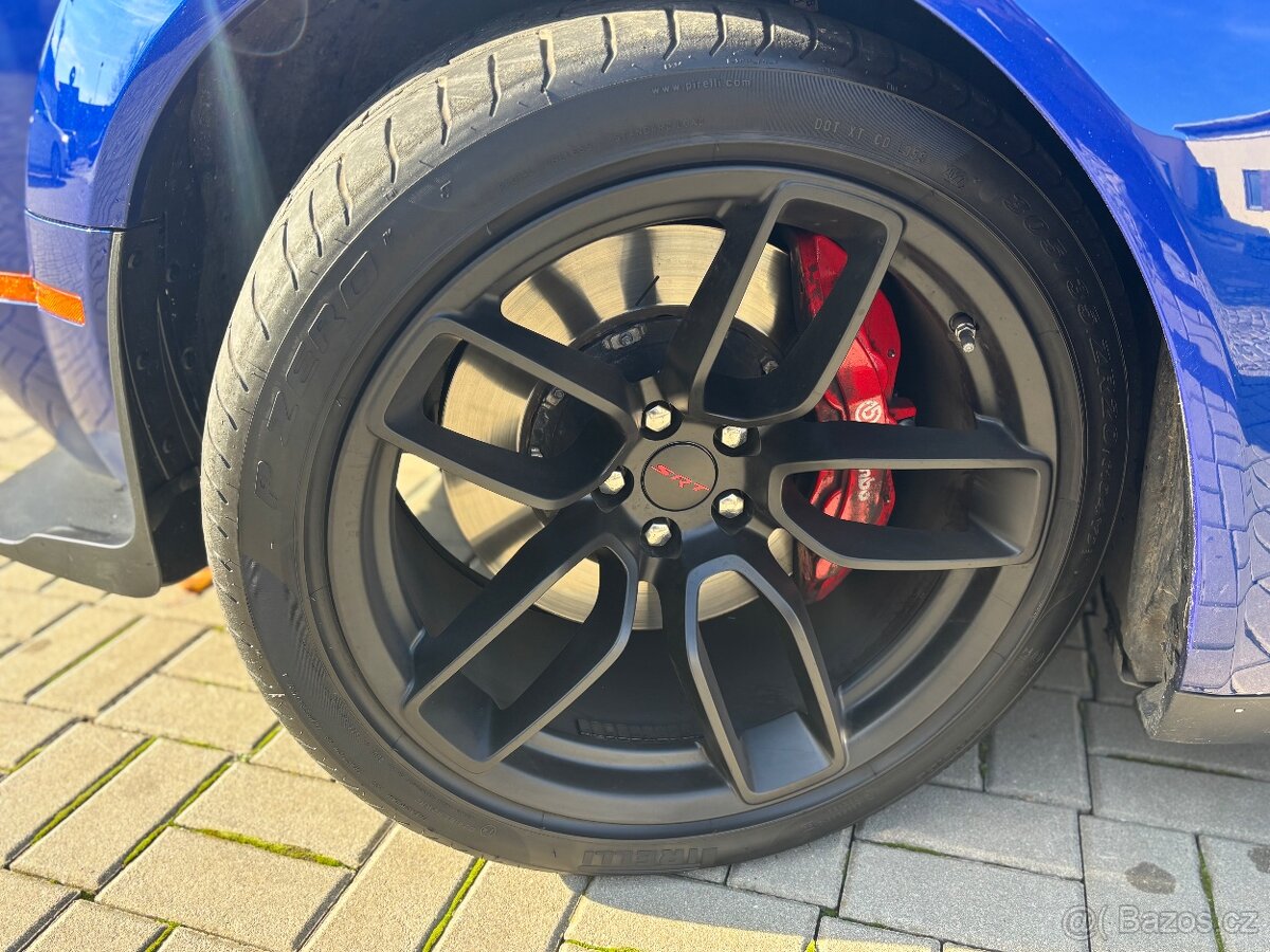 Prodám Dodge Challenger Srt widebody 6.4 v8 Originál Full - 6