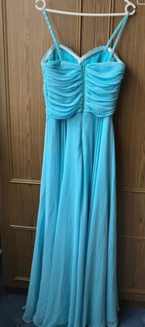 Krásné plesove šaty - 6