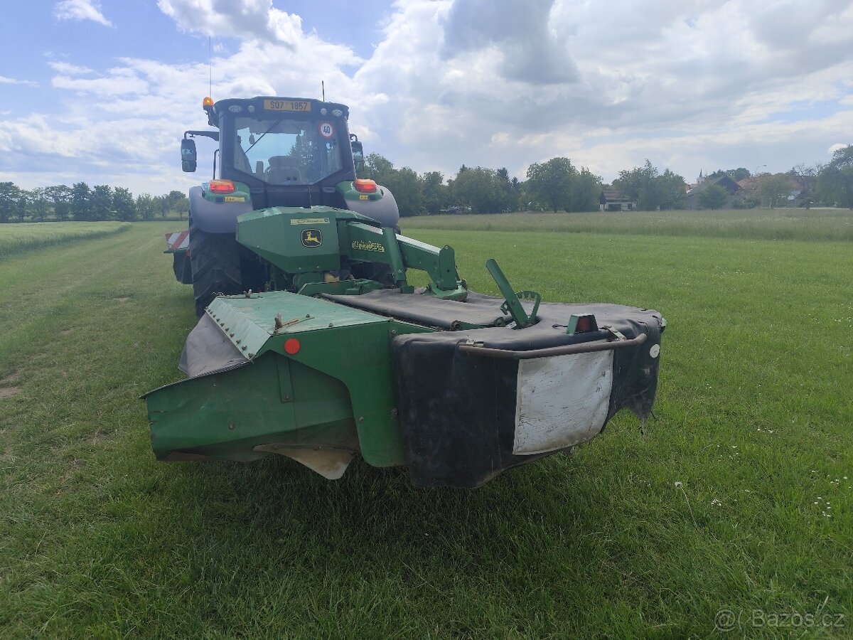 Disková sekačka John Deere 328 - 6