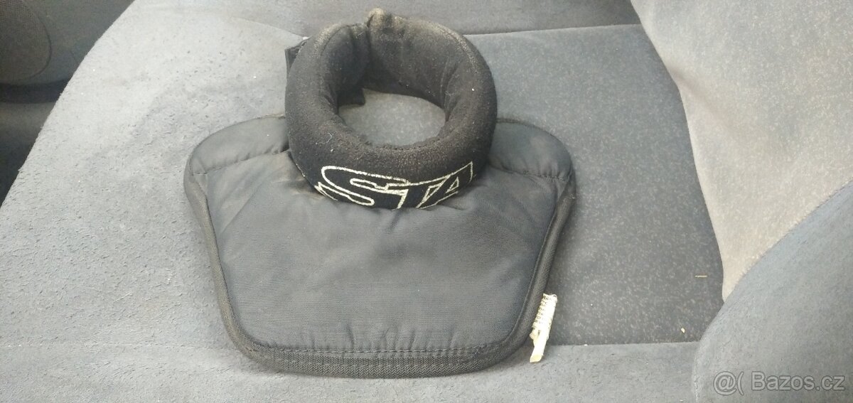 Brankářský nákrčník - 6