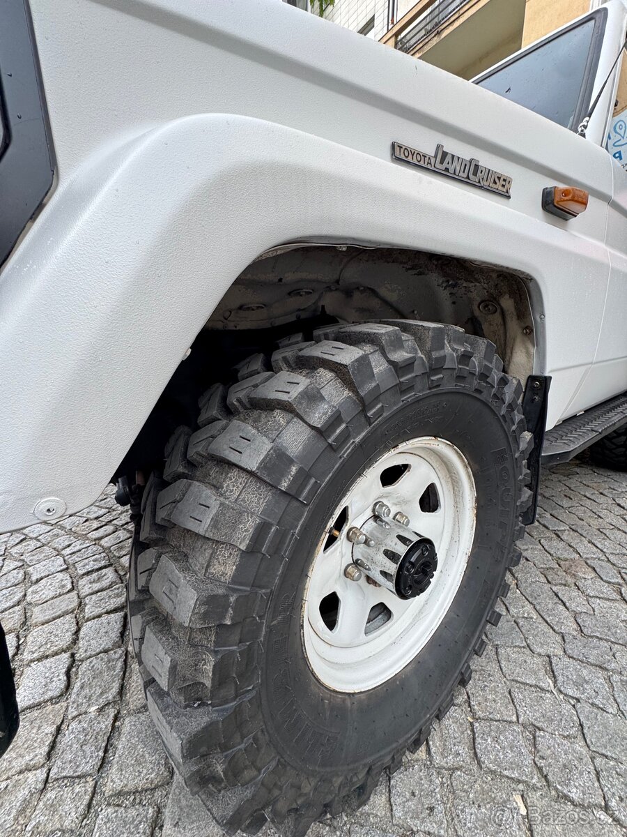 Toyota Land Cruiser LJ70 - 6
