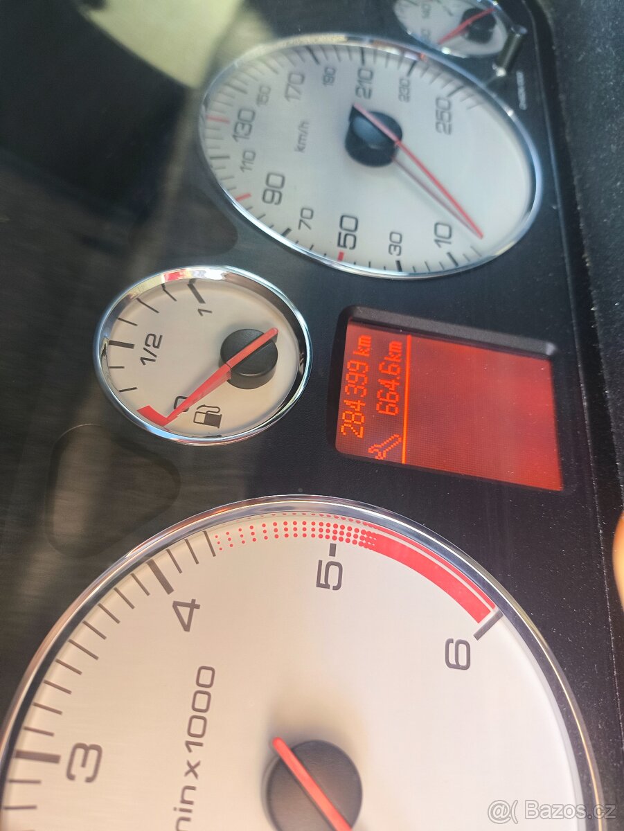 PEUGEOT 407 SW 2.0HDI 100KW - 6