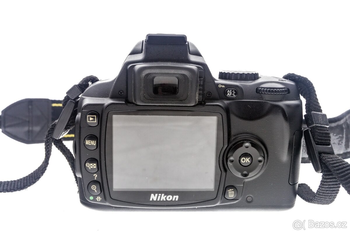 Zrcadlovka Nikon D40 + 18-55mm - 6