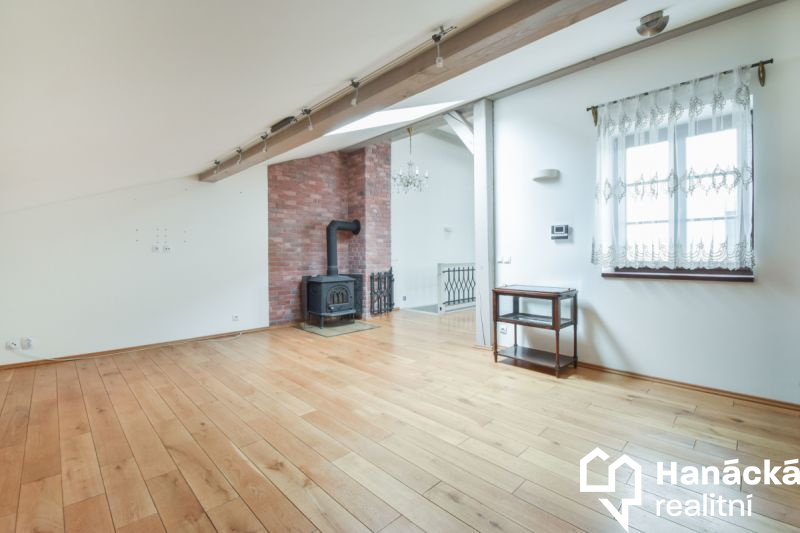 Zrekonstruovaný dům v centru Olomouce, ul. Šemberova - 6