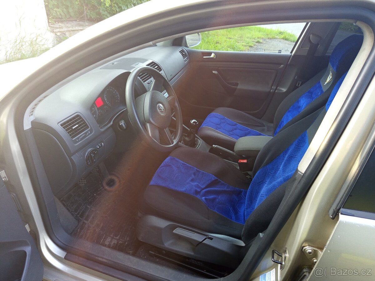 Prodám vw golfa 5 generace rok výroby 2005 - 6