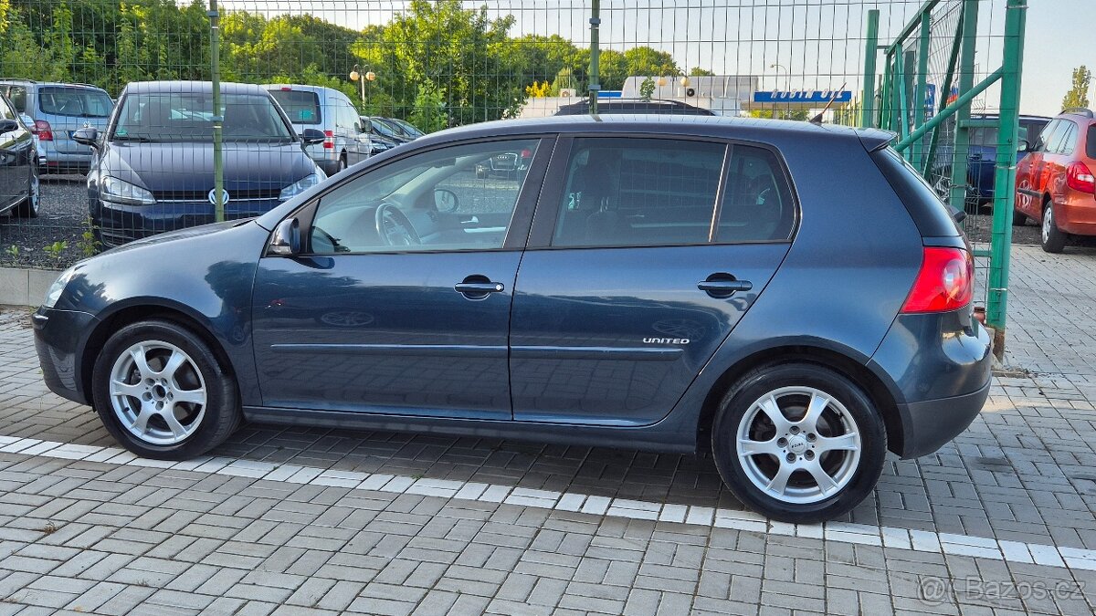Volkswagen Golf V - 6