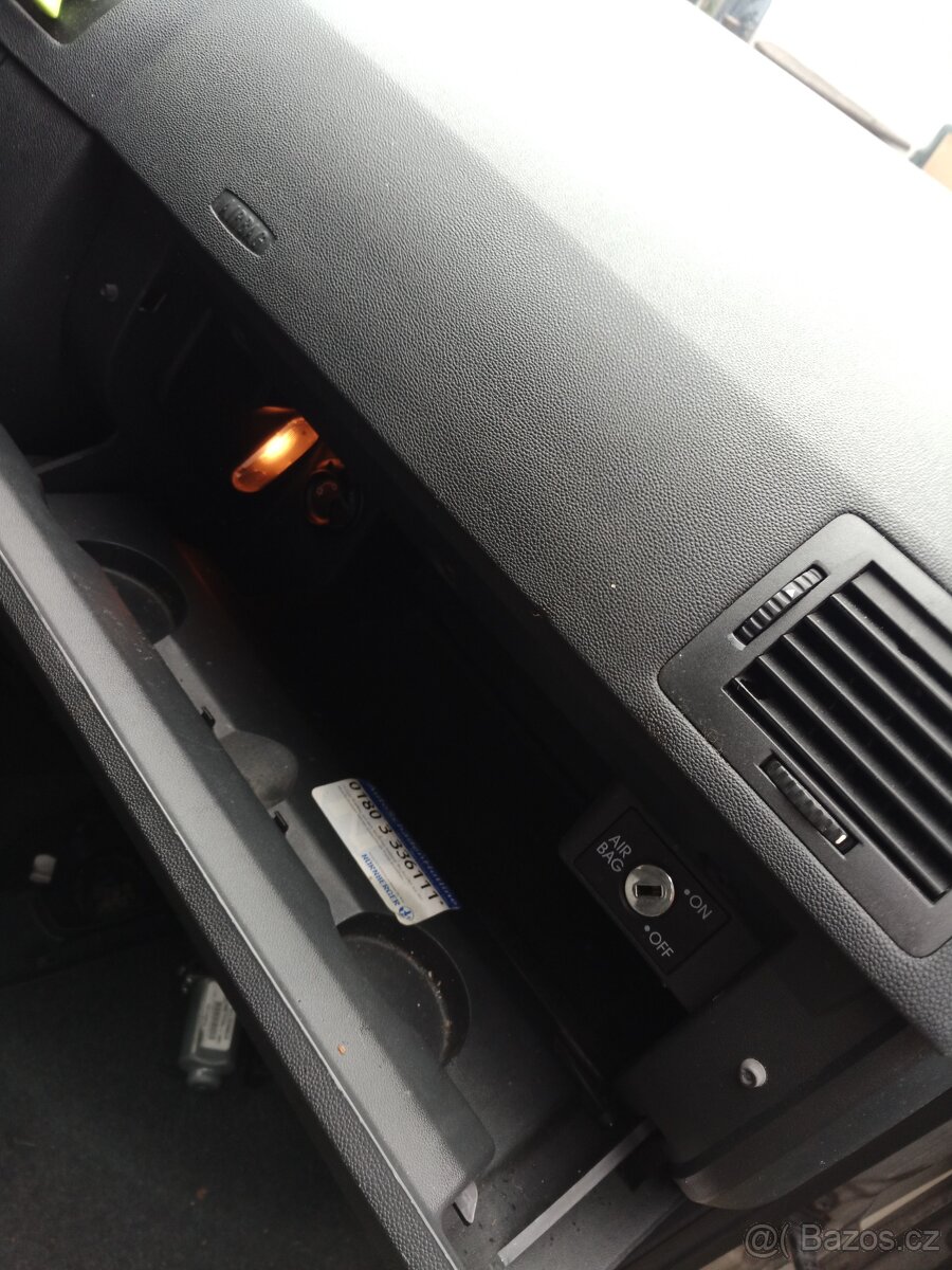 Fabia 1,2 47kW AZQ barva 9102 - 6