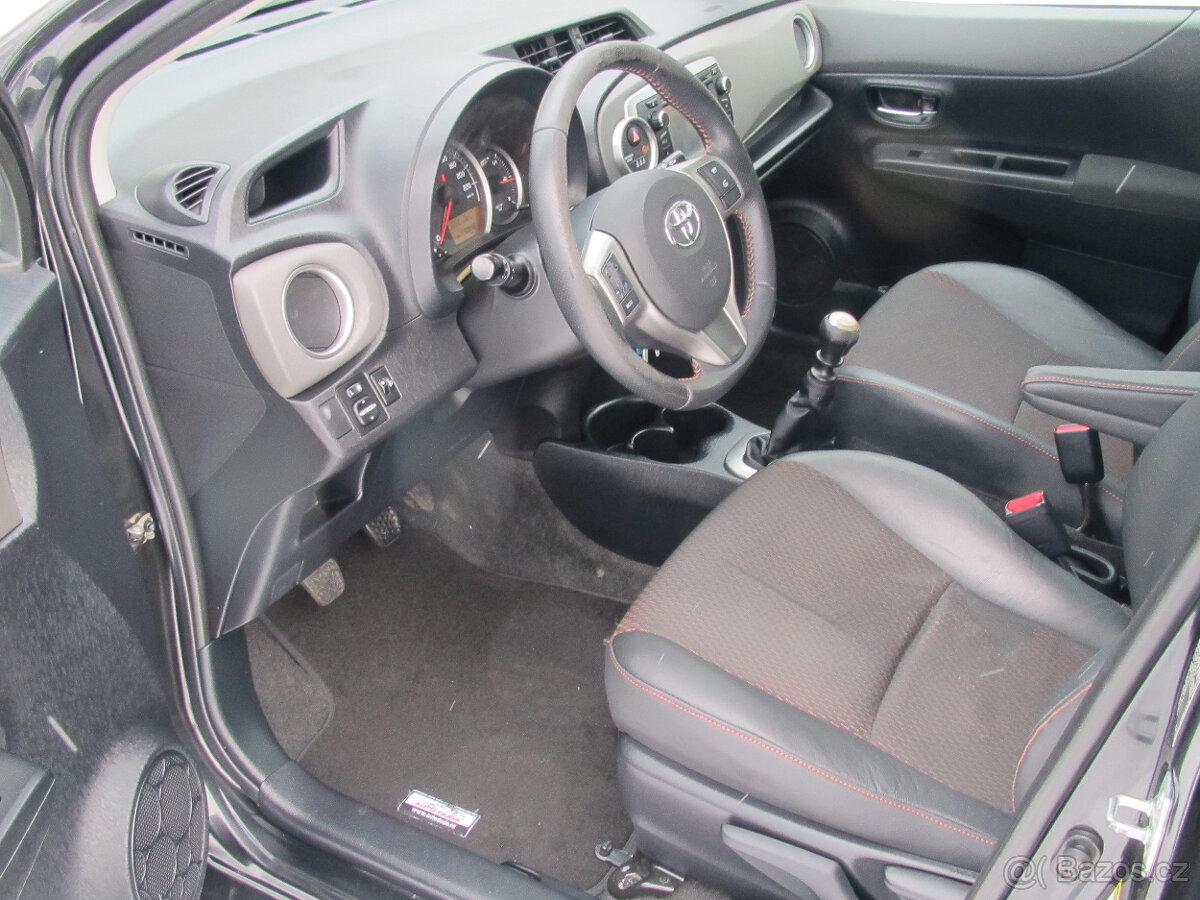 Toyota Yaris 1.3 - 6