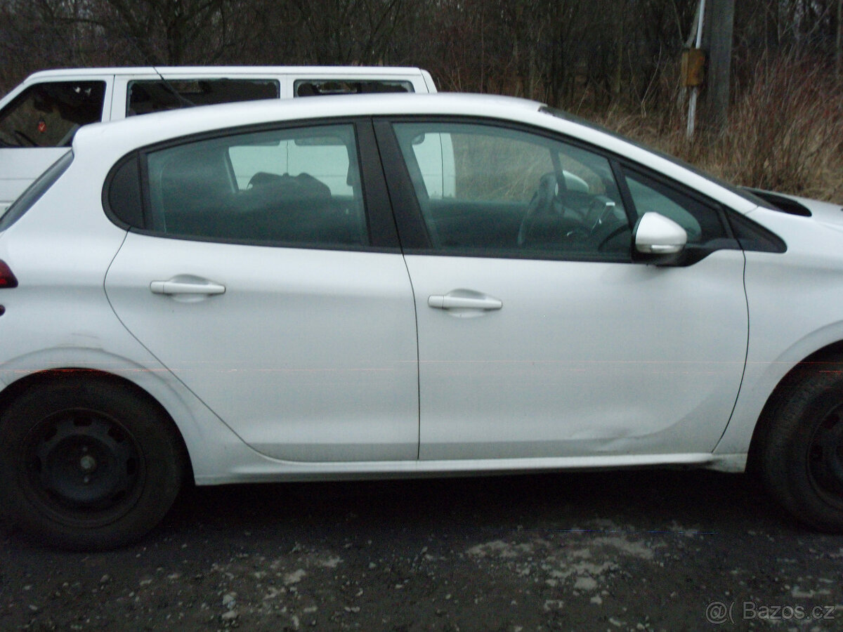 PEUGEOT 208 PURE TECH 1.2VTi 60kW 2016 - 6