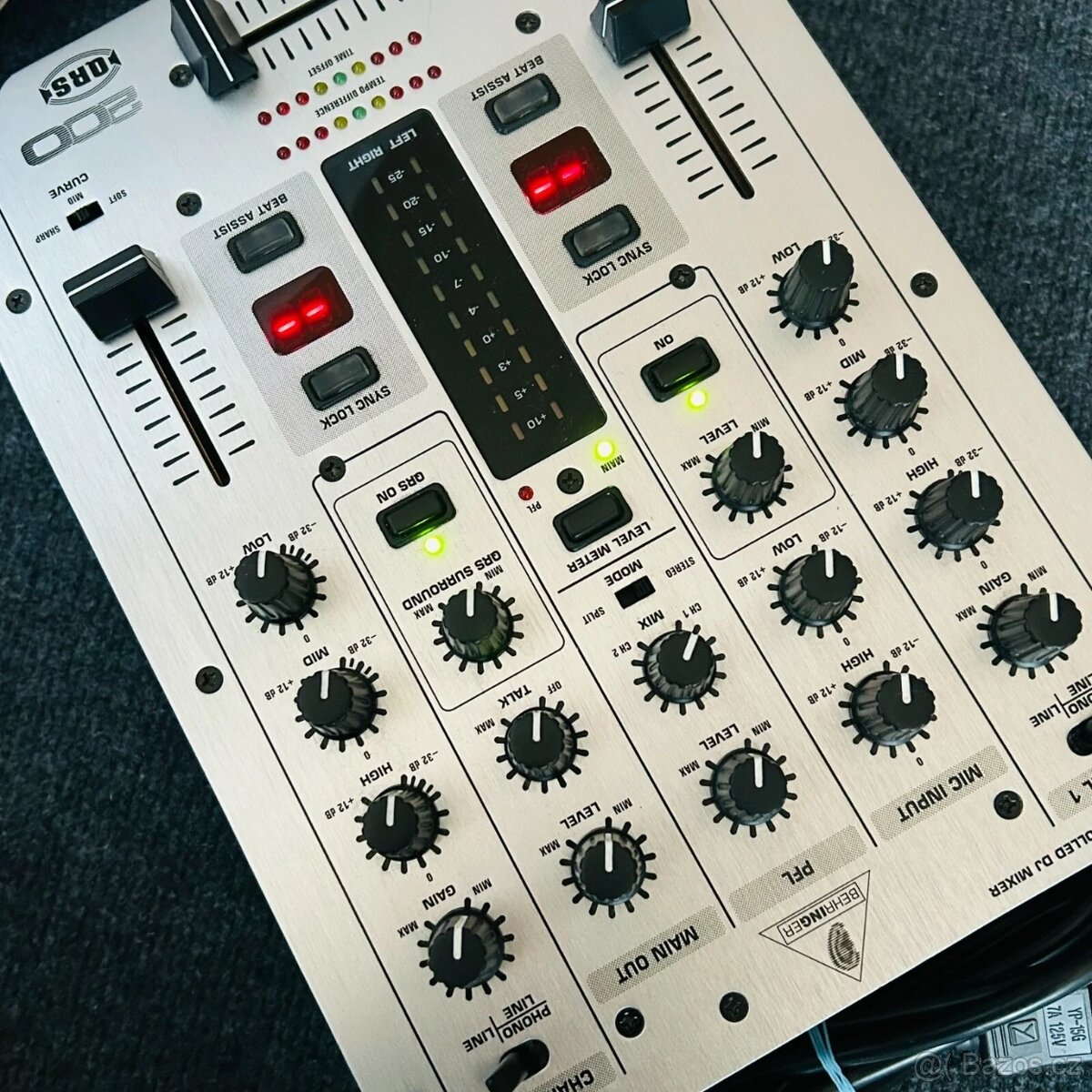 Mixážní pult Behringer - 6