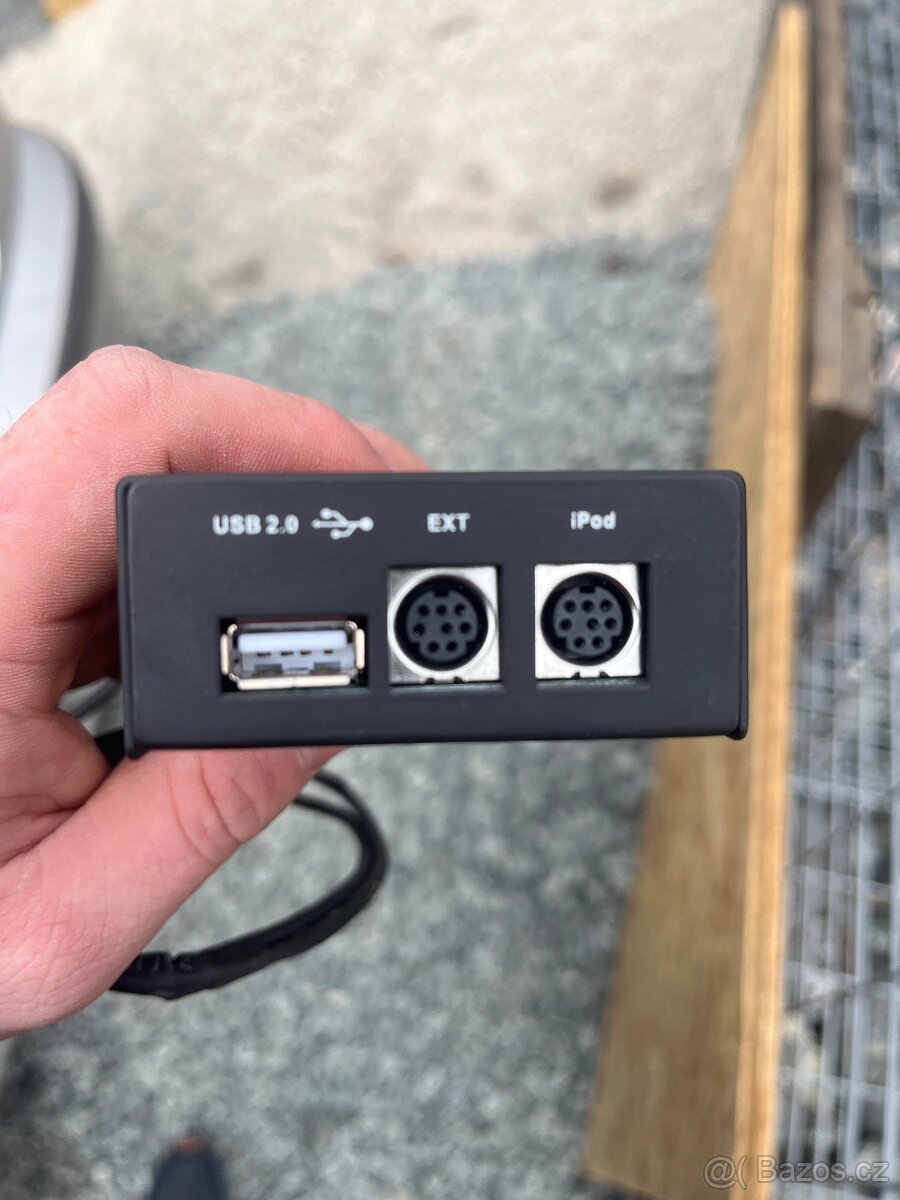 GROM U2i BMW E46 USB adaptér - 6