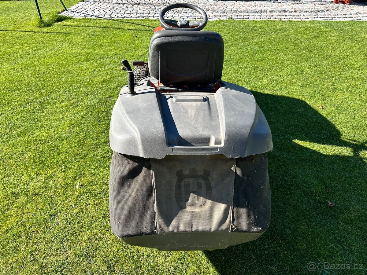 Traktor Husqarna TC138 - 6