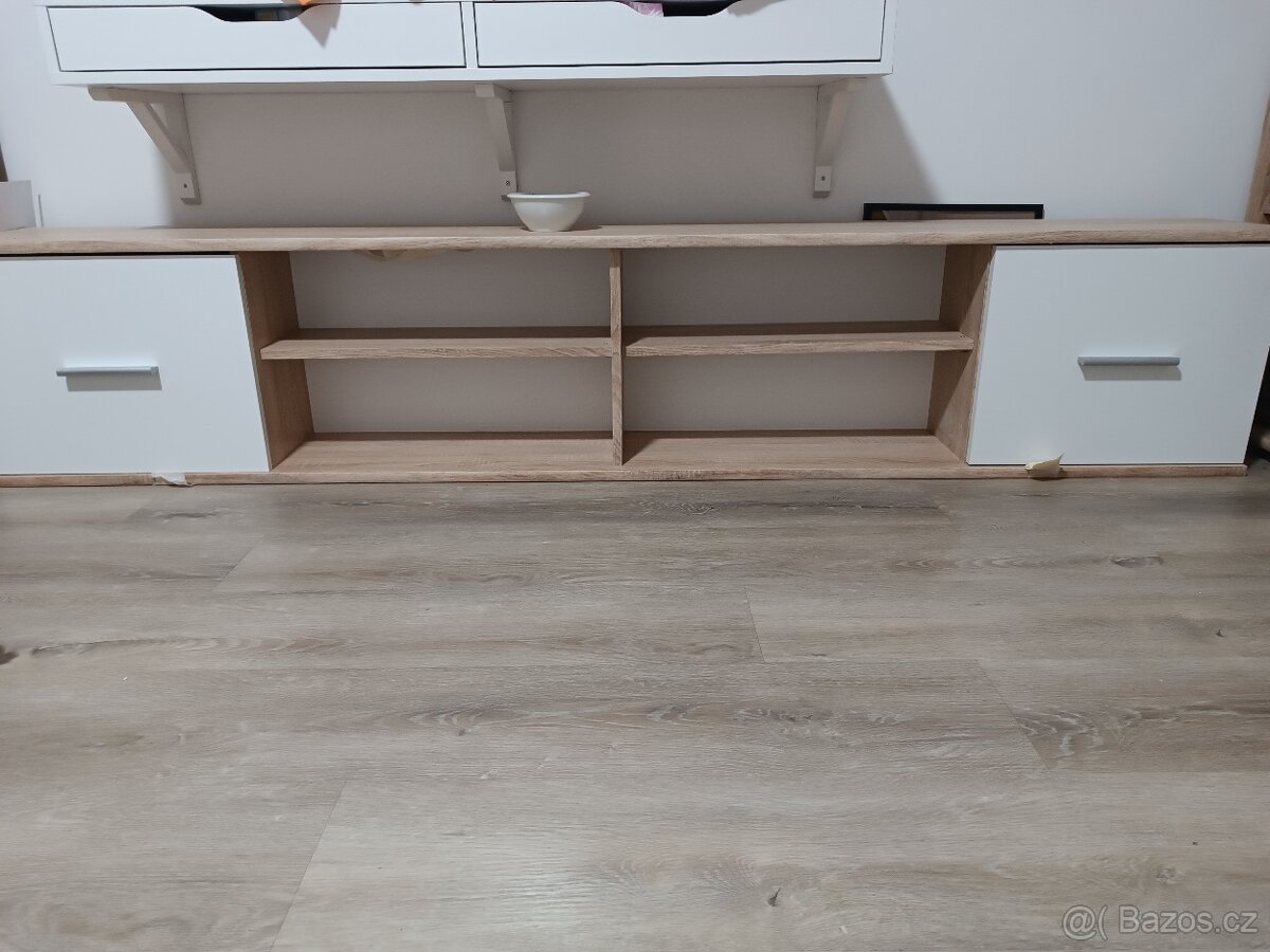 Postel 90/200 +matrace+police - 6