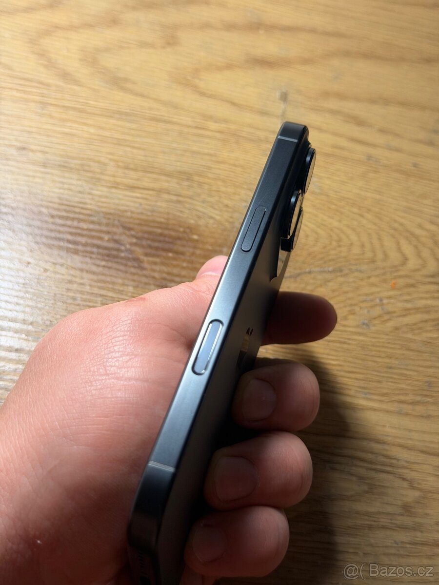 Prodám IPhone 16 pro 256gb - 6